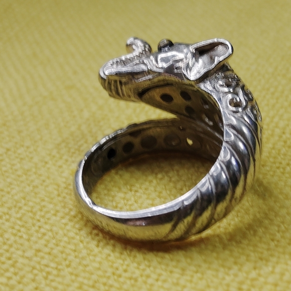 NWT 🛑LOWEST PRICE🛑 IOLITE EYED/ELEPHANT STERLING BYPASS RING. SIZE-(6.5)/6-1/2 - Picture 2 of 9